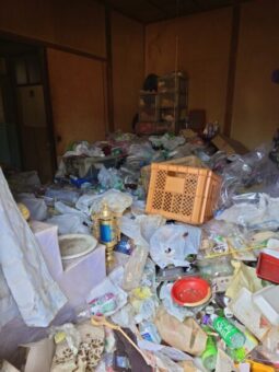 呉市にて一軒家丸ごとの遺品整理とゴミ屋敷片付けのご依頼に対応しました