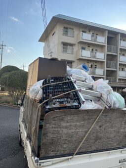 府中市にて階段しかない４階の空き家片付けを大型家具の搬出から対応いたしました